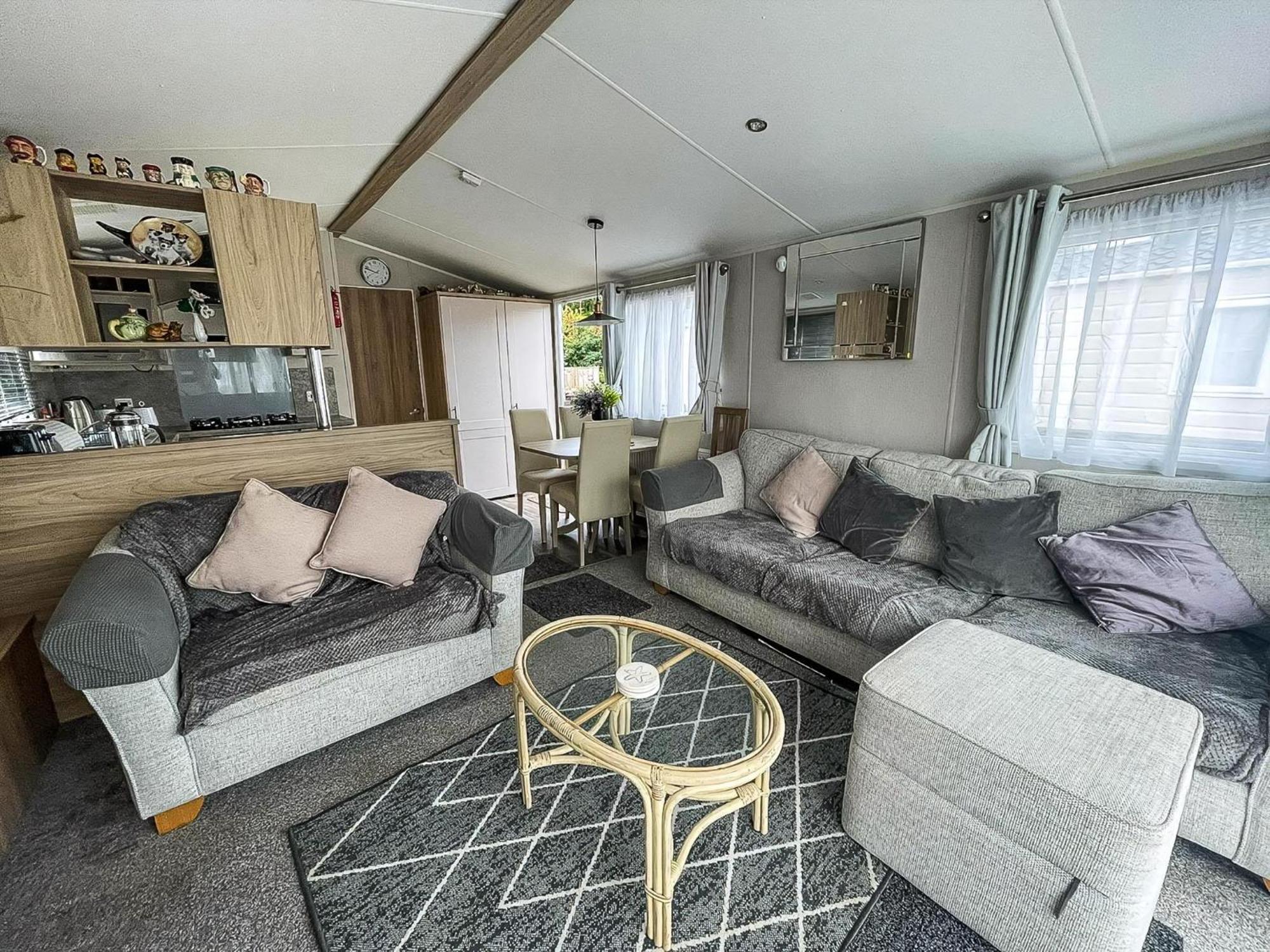 Beautiful Caravan For Hire With A Partial Sea View In Suffolk Ref 32042Az Lowestoft Exterior foto